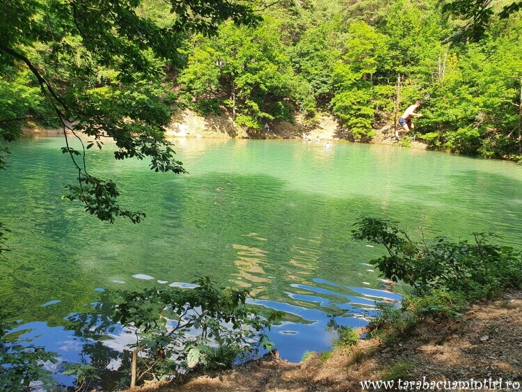 Lacul Albastru