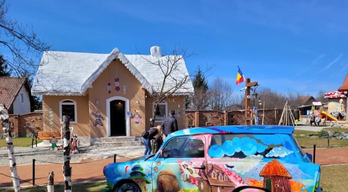 Povestea Calendarului, locul unde adulții își retrăiesc copilăria Povestea Calendarului