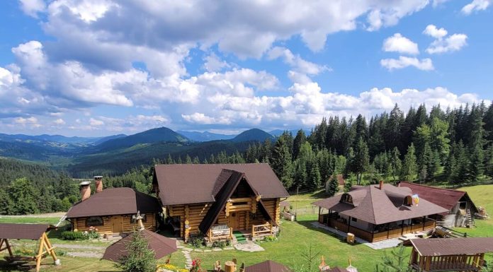 Cabana La Fereastra Raiului, cazarea cu cel mai frumos view din Bucovina Cabana La Fereastra Raiului