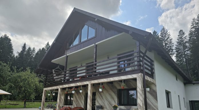 Cabana Codrii Seculari Bucovina, oaza de liniște și relaxare de la poalele pădurii Cabana Codrii Seculari Bucovina